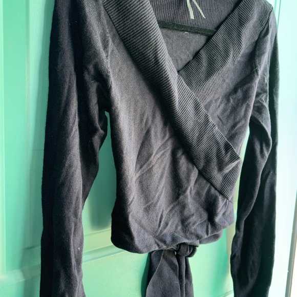 Anthropologie small black top excellent condition - Picture 3 of 6